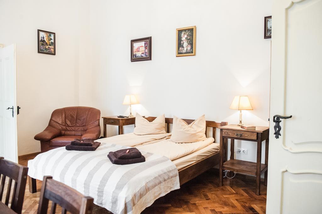 Brukenthal Central Apartments Sibiu Rum bild