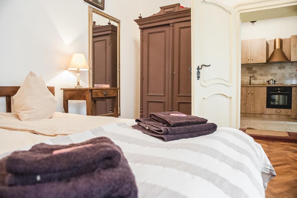 Brukenthal Central Apartments Sibiu Rum bild