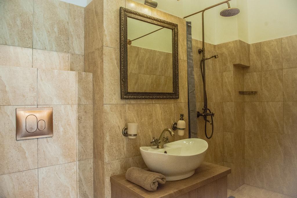 Brukenthal Central Apartments Sibiu Rum bild