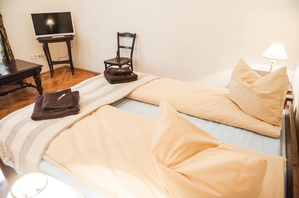 Brukenthal Central Apartments Sibiu Rum bild